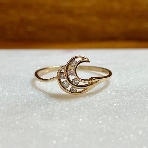 Lovely 14K Yellow Gold Diamond Wave Ring